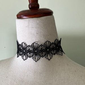 Trendy Black Floral Lace Choker